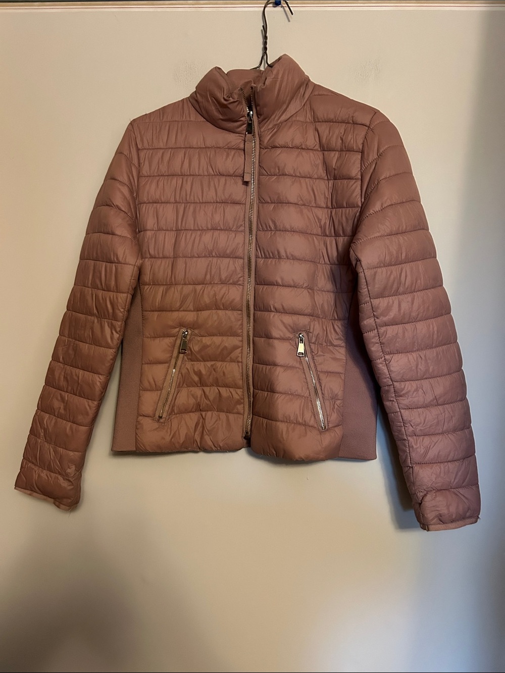 Love Tree lightweight puffer jacket light dusty rose/gold  zipper trim size S